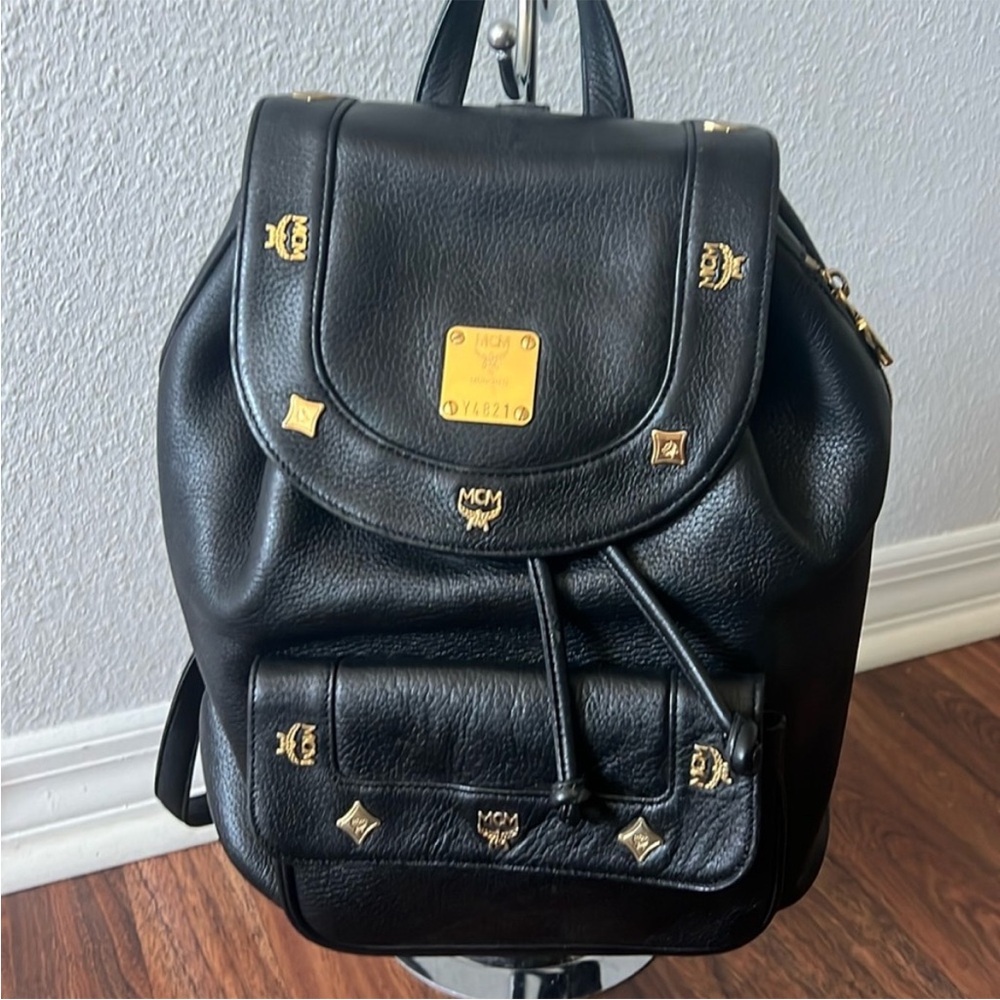 613  MCM  Leather backpack